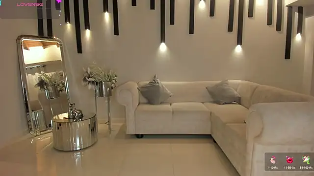 Snapshot of MaryLewis_ chatting on March 13, 2025, 5:50 pm MaryLewis online show from March 13, 2025, 5:50 pm