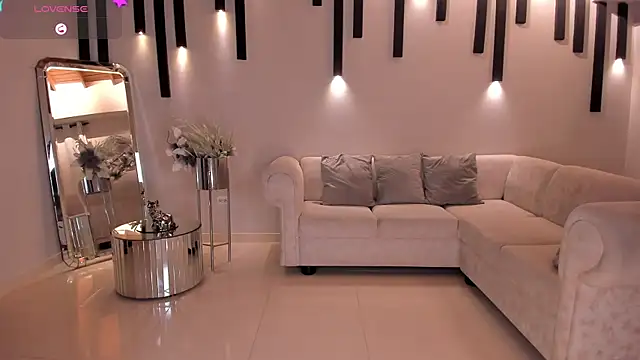 Snapshot of MaryLewis_ chatting on March 16, 2025, 12:00 pm MaryLewis online show from March 16, 2025, 12:00 pm