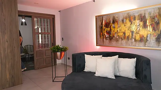 KateSunder online show from December 16, 2025, 11:26 am