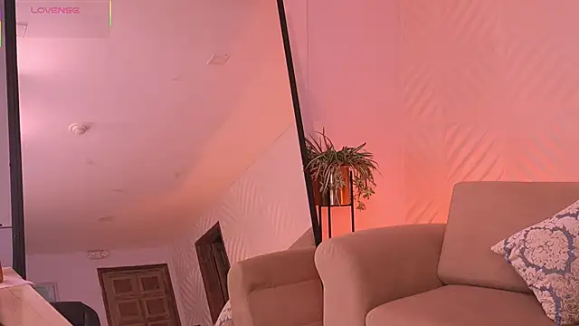 KateSunder online show from June 15, 2026, 8:49 am