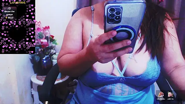 Snapshot of Alliayah_Hollyx chatting on November 10, 2025, 10:42 pm Alliayah Hollyx online show from November 10, 2025, 10:42 pm