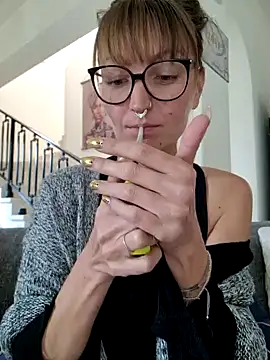 Snapshot of MissMialicious chatting on February 5, 2025, 1:44 pm MissMialicious online show from February 5, 2025, 1:44 pm