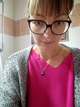 Snapshot of MissMialicious chatting on February 9, 2025, 7:38 am MissMialicious online show from February 9, 2025, 7:38 am