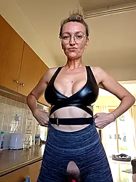 Snapshot of MissMialicious chatting on October 23, 2025, 7:07 am MissMialicious online show from October 23, 2025, 7:07 am