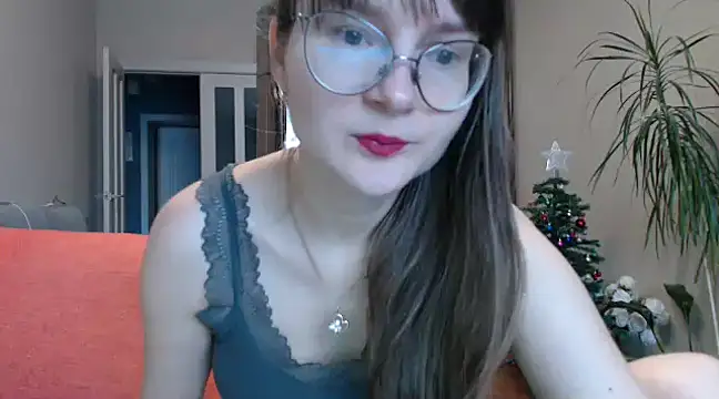 KiraGoldens online show from January 31, 2025, 7:39 am