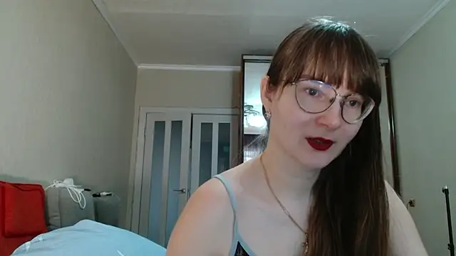 KiraGoldens online show from March 15, 2026, 6:19 am