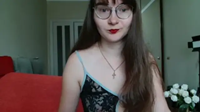 KiraGoldens online show from June 30, 2026, 6:36 am