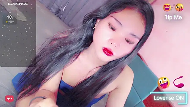 Snapshot of amomentoflust69 chatting on April 2, 2026, 12:25 pm amomentoflust69 online show from April 2, 2026, 12:25 pm