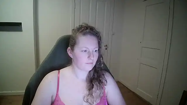 Girlnina-1995 online show from January 27, 2025, 5:48 pm