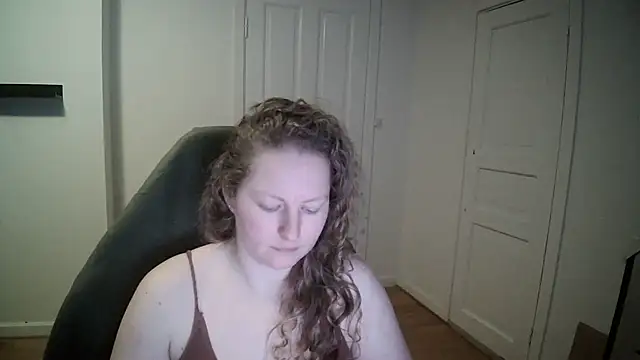 Girlnina-1995 online show from February 19, 2025, 3:16 pm