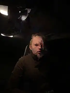 Girlnina-1995 online show from December 20, 2025, 5:25 am