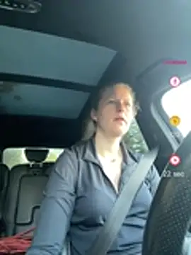 Girlnina-1995 online show from April 29, 2026, 4:16 am