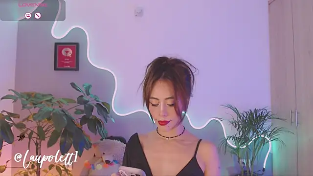 Snapshot of LauPolett chatting on January 5, 2025, 1:45 am LauPolett online show from January 5, 2025, 1:45 am