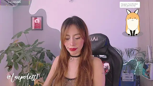 Snapshot of LauPolett chatting on November 19, 2025, 10:10 pm LauPolett online show from November 19, 2025, 10:10 pm