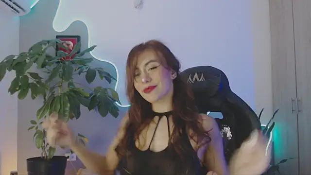 Snapshot of LauPolett chatting on March 5, 2026, 12:39 am LauPolett online show from March 5, 2026, 12:39 am