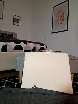 Snapshot of AryaSummersReal chatting on November 6, 2025, 8:21 pm AryaSummersReal online show from November 6, 2025, 8:21 pm