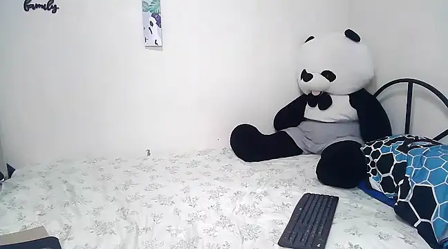 rihanna22 online show from February 20, 2025, 4:18 am