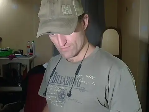 Snapshot of the-billy-blue chatting on July 5, 2026, 10:39 pm the-billy-blue online show from July 5, 2026, 10:39 pm