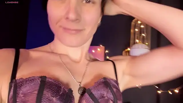 LorenDaze online show from February 4, 2025, 5:12 pm