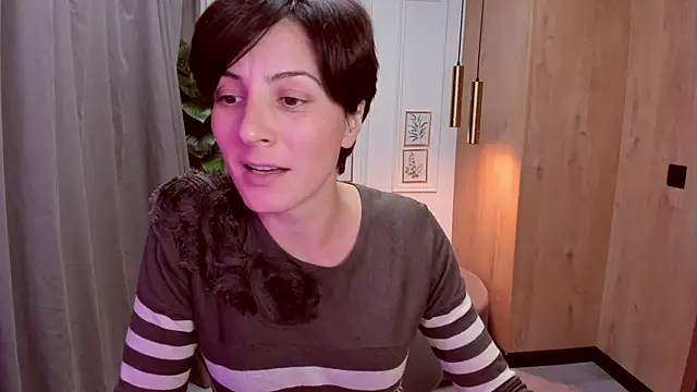 LorenDaze online show from October 22, 2025, 2:17 pm