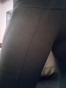 eatmeplease44 online show from September 15, 2025, 9:42 am