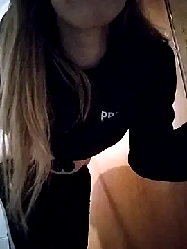 eatmeplease44 online show from October 14, 2025, 9:26 pm