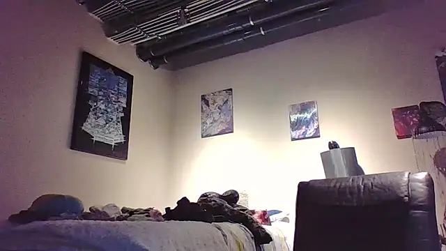 eatmeplease44 online show from February 6, 2026, 12:59 am