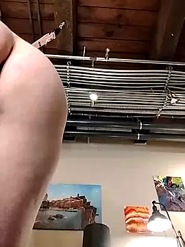 eatmeplease44 online show from April 23, 2026, 6:43 pm