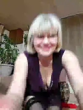 Snapshot of IrmaRose chatting on February 12, 2025, 1:27 pm IrmaRose online show from February 12, 2025, 1:27 pm