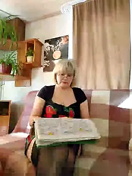 Snapshot of IrmaRose chatting on February 19, 2025, 6:33 am IrmaRose online show from February 19, 2025, 6:33 am