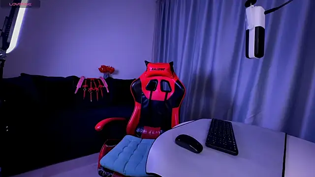 DivineBite online show from March 22, 2025, 6:14 pm