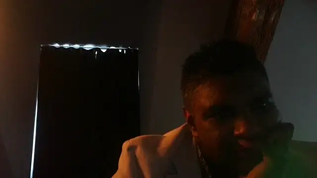 Snapshot of Bandusrilankasexymen chatting on January 11, 2026, 12:43 pm Bandusrilankasexymen online show from January 11, 2026, 12:43 pm