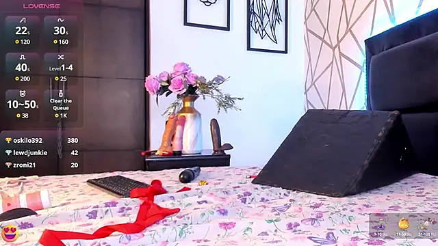 Snapshot of EmilyyRosee_ chatting on March 13, 2025, 12:46 pm EmilyyRosee online show from March 13, 2025, 12:46 pm