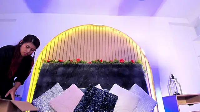 Karlagonzales  online show from February 22, 2025, 8:31 pm