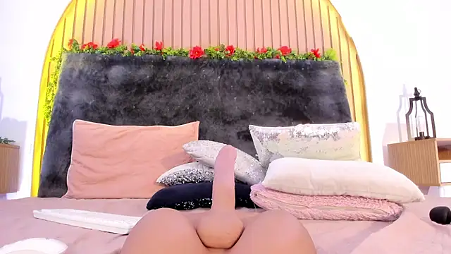 Karlagonzales  online show from February 23, 2025, 5:18 pm