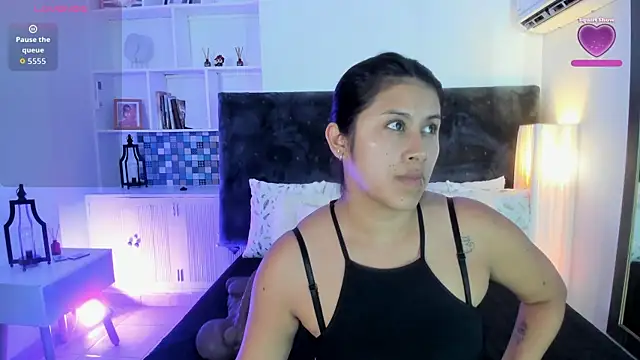 Snapshot of Karlagonzales_ chatting on June 25, 2026, 6:56 pm Karlagonzales online show from June 25, 2026, 6:56 pm