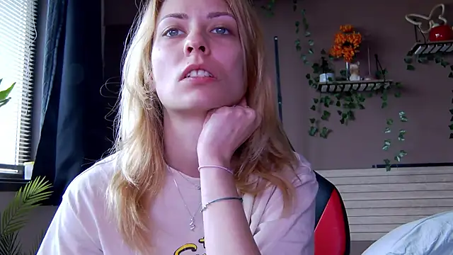 karo123421 online show from February 8, 2026, 7:01 am