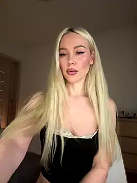 xDinnax online show from December 14, 2025, 4:45 pm