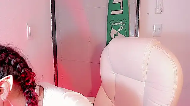 LeyXandrabraz online show from March 4, 2025, 3:48 pm