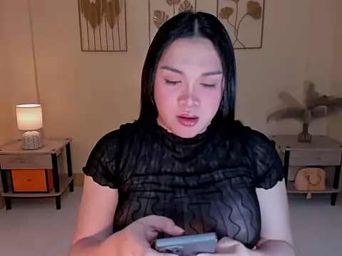 Snapshot of MaxeneCullens chatting on December 14, 2025, 3:23 am MaxeneCullens online show from December 14, 2025, 3:23 am