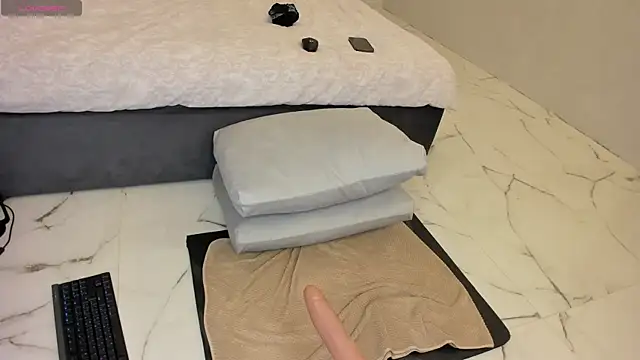 Snapshot of Devil_Minds chatting on January 18, 2025, 3:05 pm Devil Minds online show from January 18, 2025, 3:05 pm