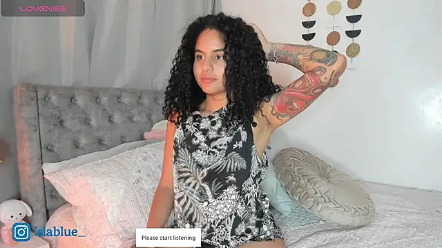 Snapshot of Kianna__ chatting on July 31, 2026, 12:43 am Kianna online show from July 31, 2026, 12:43 am