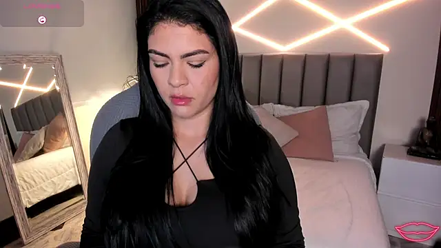 Veronicalanx1 online show from June 17, 2026, 11:01 am