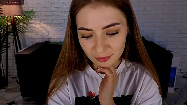 Adelyna Bird online show from March 16, 2025, 10:55 am