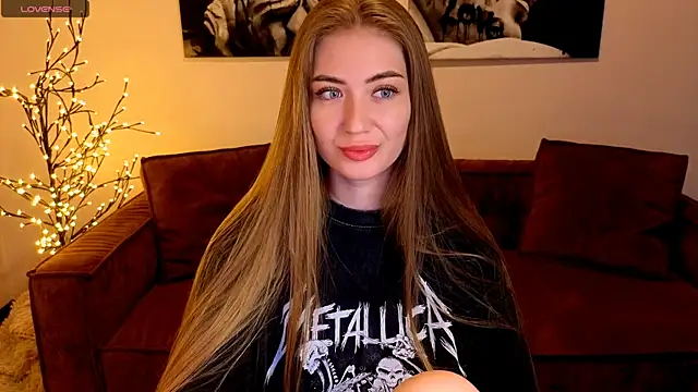 Snapshot of Adelyna_Bird chatting on July 2, 2026, 7:03 am Adelyna Bird online show from July 2, 2026, 7:03 am