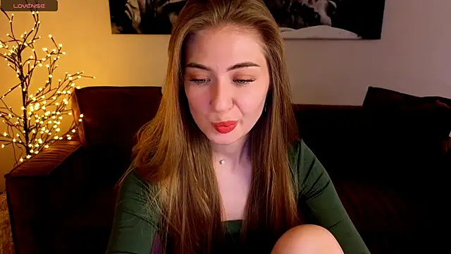 Snapshot of Adelyna_Bird chatting on July 17, 2026, 7:15 am Adelyna Bird online show from July 17, 2026, 7:15 am
