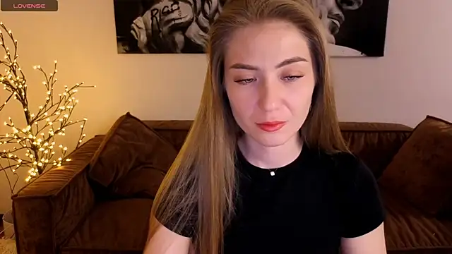 Snapshot of Adelyna_Bird chatting on July 30, 2026, 7:07 am Adelyna Bird online show from July 30, 2026, 7:07 am