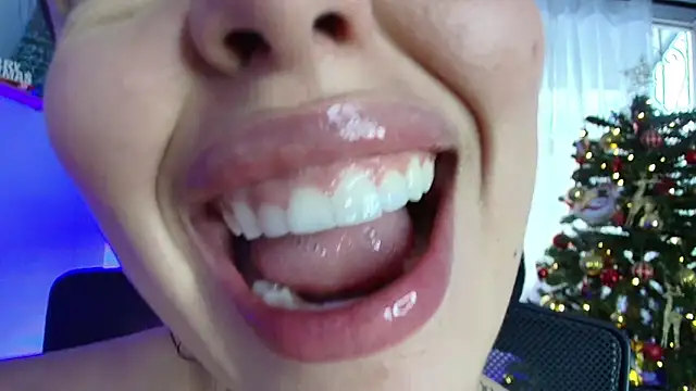 Snapshot of lisbet21x chatting on December 18, 2024, 10:02 pm lisbet21x online show from December 18, 2024, 10:02 pm