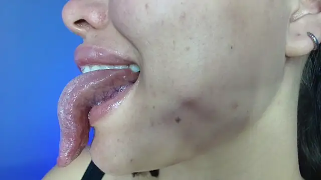 Snapshot of lisbet21x chatting on December 23, 2024, 10:44 pm lisbet21x online show from December 23, 2024, 10:44 pm