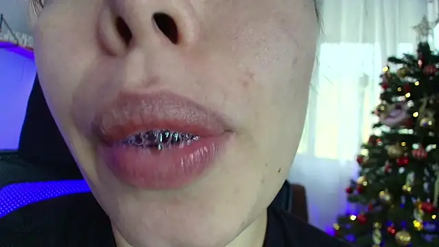 Snapshot of lisbet21x chatting on December 27, 2024, 9:54 pm lisbet21x online show from December 27, 2024, 9:54 pm